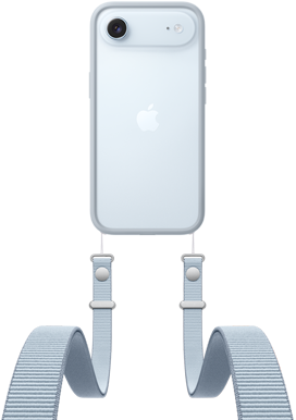 iPhone Air, achterkant, kleur Hemelsblauw, Fusion-camerasysteem bovenaan, Apple logo in het midden, Crossbodykoord bevestigd aan Bumper in de kleur lichtgrijs